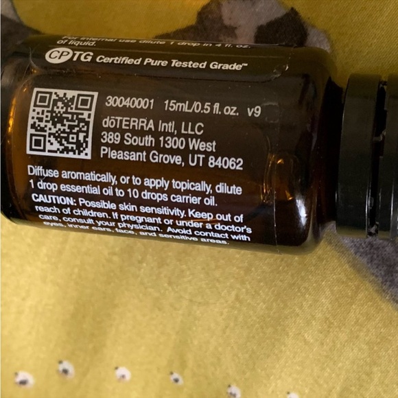 Do Terra Clove new essentials oil - Picture 2 of 4
